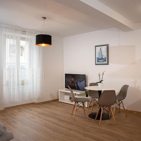Apartments And Rooms Luan Ρόβινι Εξωτερικό φωτογραφία