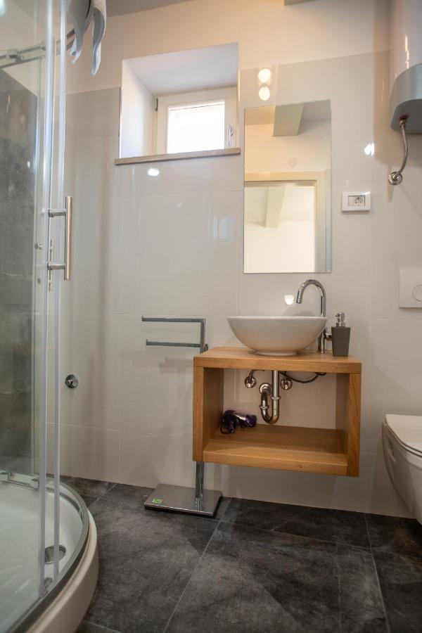 Apartments And Rooms Luan Ρόβινι Εξωτερικό φωτογραφία