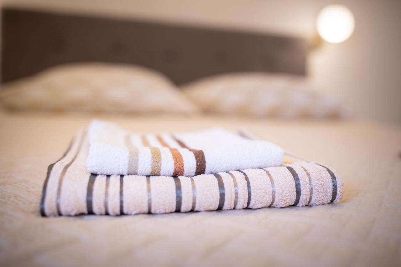 Apartments And Rooms Luan Ρόβινι Εξωτερικό φωτογραφία