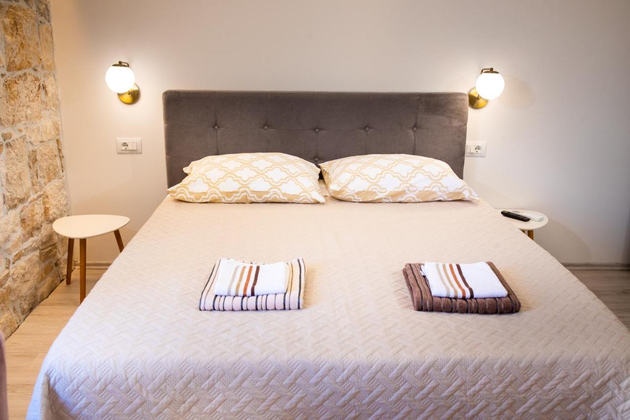 Apartments And Rooms Luan Ρόβινι Εξωτερικό φωτογραφία