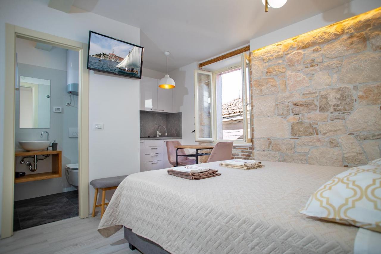 Apartments And Rooms Luan Ρόβινι Εξωτερικό φωτογραφία