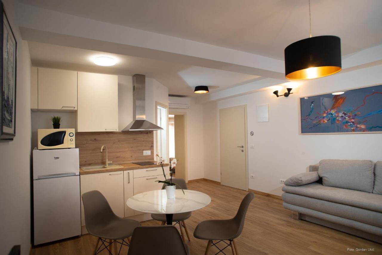 Apartments And Rooms Luan Ρόβινι Εξωτερικό φωτογραφία