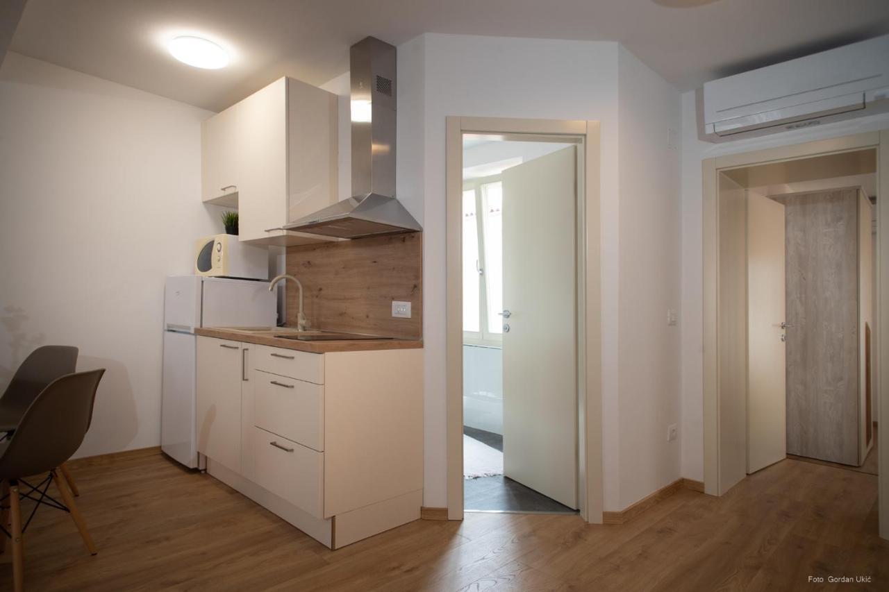 Apartments And Rooms Luan Ρόβινι Εξωτερικό φωτογραφία