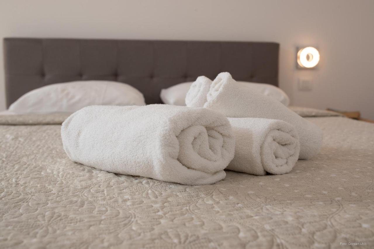 Apartments And Rooms Luan Ρόβινι Εξωτερικό φωτογραφία