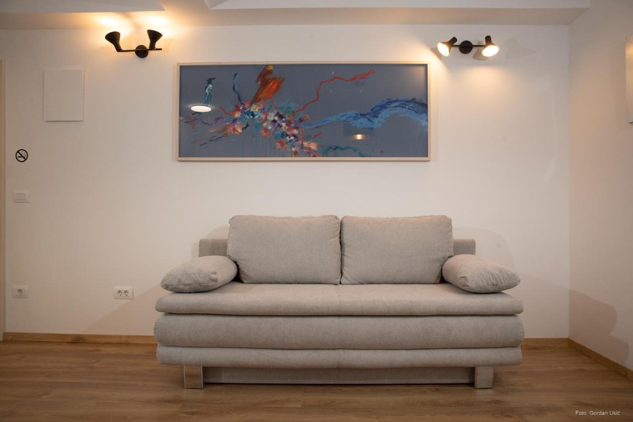 Apartments And Rooms Luan Ρόβινι Εξωτερικό φωτογραφία