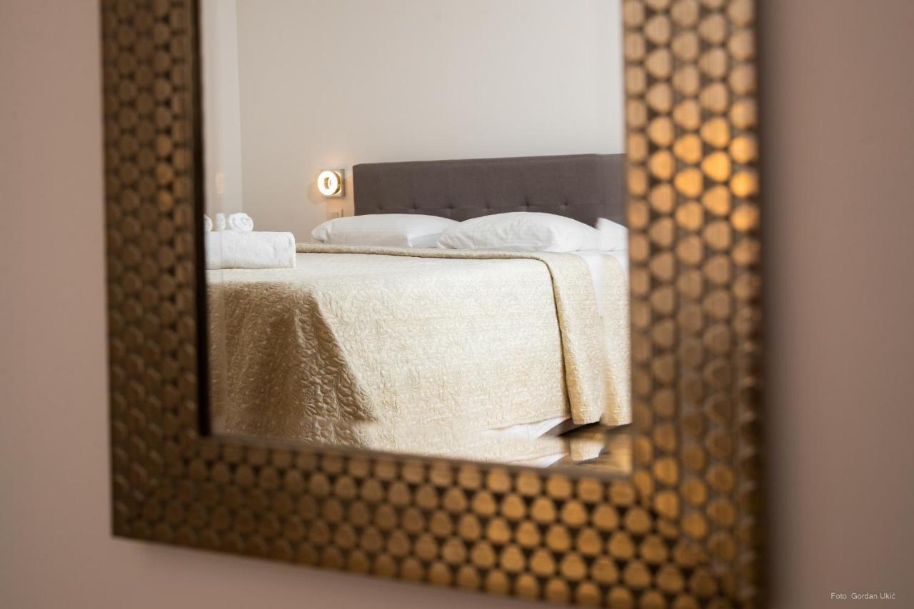 Apartments And Rooms Luan Ρόβινι Εξωτερικό φωτογραφία