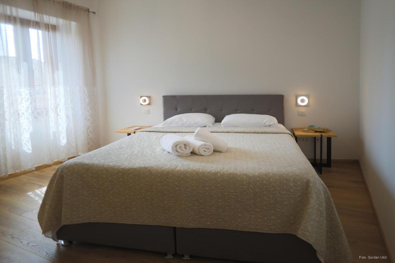Apartments And Rooms Luan Ρόβινι Εξωτερικό φωτογραφία