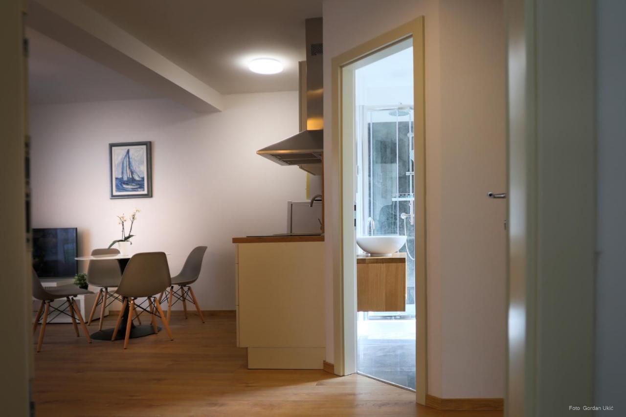 Apartments And Rooms Luan Ρόβινι Εξωτερικό φωτογραφία