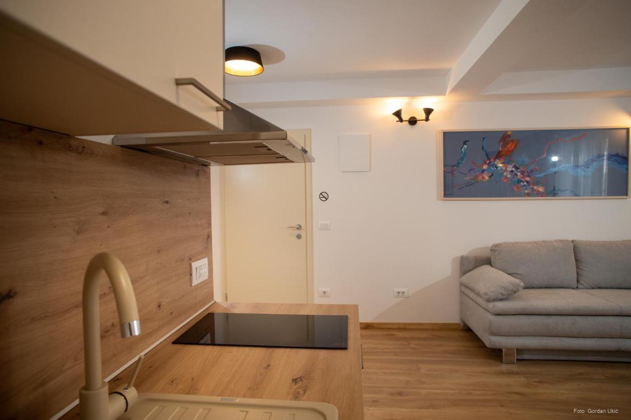 Apartments And Rooms Luan Ρόβινι Εξωτερικό φωτογραφία