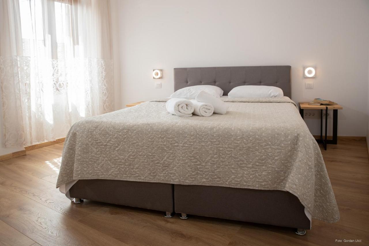 Apartments And Rooms Luan Ρόβινι Εξωτερικό φωτογραφία