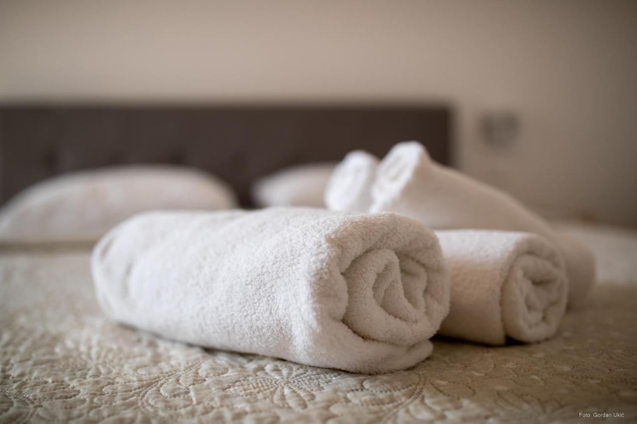 Apartments And Rooms Luan Ρόβινι Εξωτερικό φωτογραφία