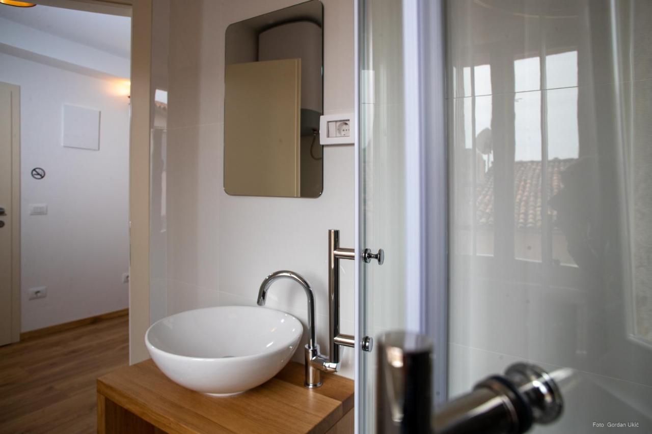 Apartments And Rooms Luan Ρόβινι Εξωτερικό φωτογραφία